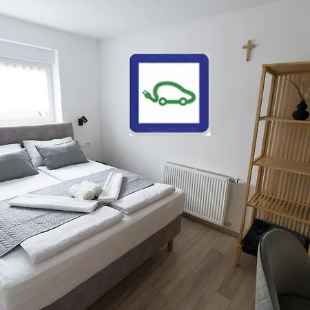 Double With Breakfast Free Parking And Ev Ready Bed and breakfast Postojna