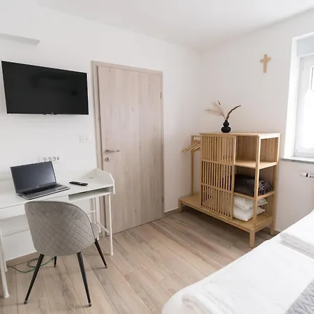 Bed and breakfast Double With Breakfast Free Parking And Ev Ready 3*